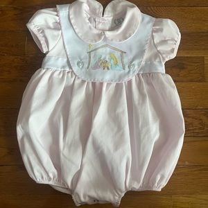 Lulu Bebe light pink bubble with removable embroidered bib. Size 9 months